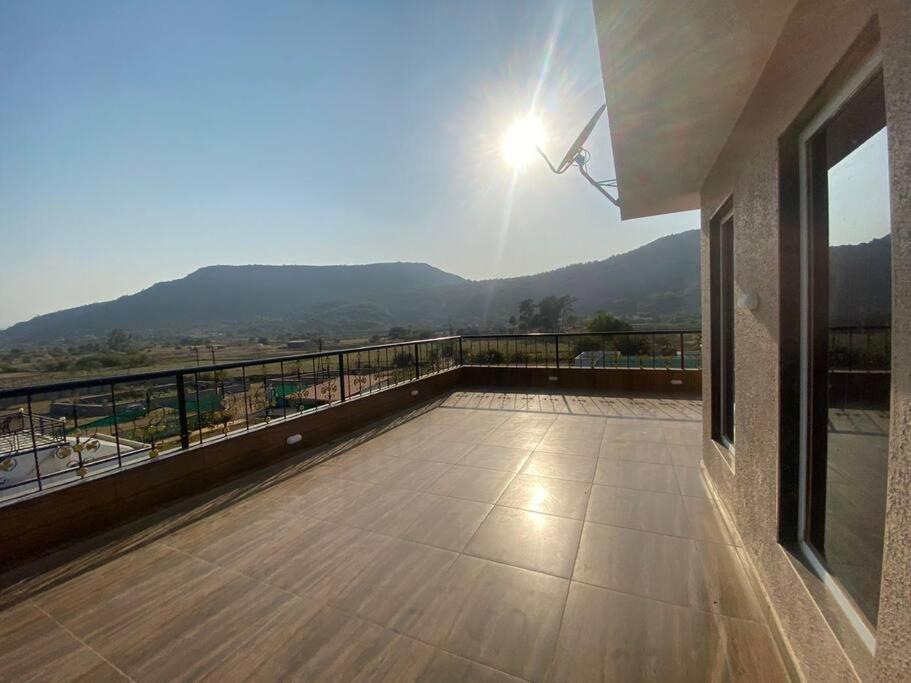 Mount Resorts Lonavala 5 Bhk Luxurious Villa With Private Pool And Full Size Cricket Football Turf Exterior foto